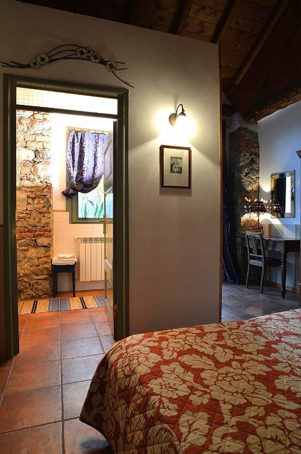 Il Cortile - Casa D'Artista Bed and Breakfast Casalzuigno Buitenkant foto